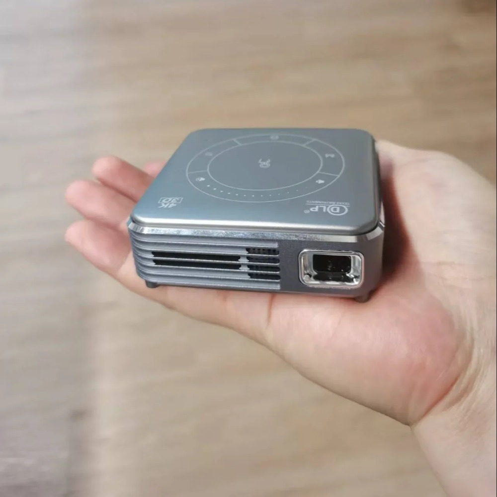 Mini proiettore portatile 3D 4 - Mini Portable Projector Rechargeable Battery recensione e prezzo