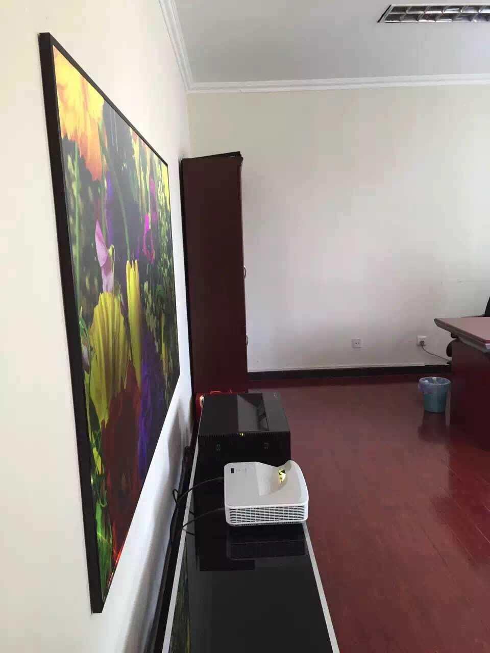 Schermo di proiezione ALR da 1 - Ultra Short Throw Laser Projector 4K recensione e prezzo