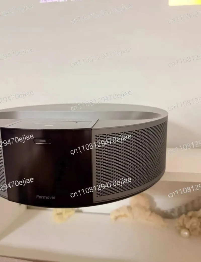 Proiettore Laser TV a Ottica U - Ultra Short Throw Laser Projector 4K recensione e prezzo